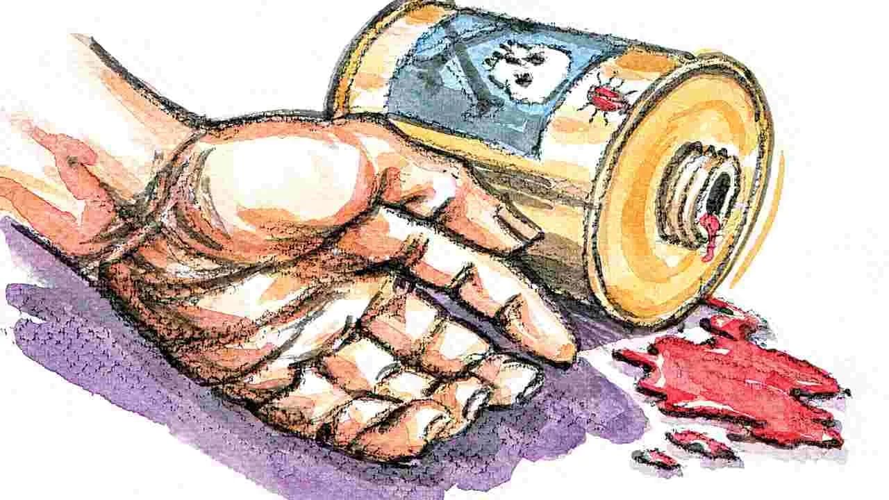 నరసరావుపేటలో విషాదం.. కుటుంబమంతా ఆత్మహత్య