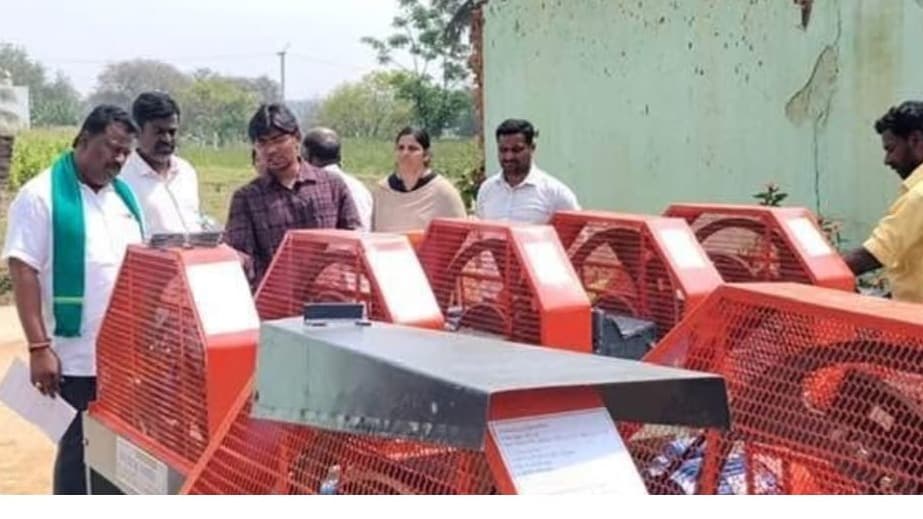 మల్దేపల్లిలో రైతులకు 50% సబ్సిడీతో చాఫ్ కట్టర్లు పంపిణీ: ఏఎంసీ చైర్మన్ రాజు
