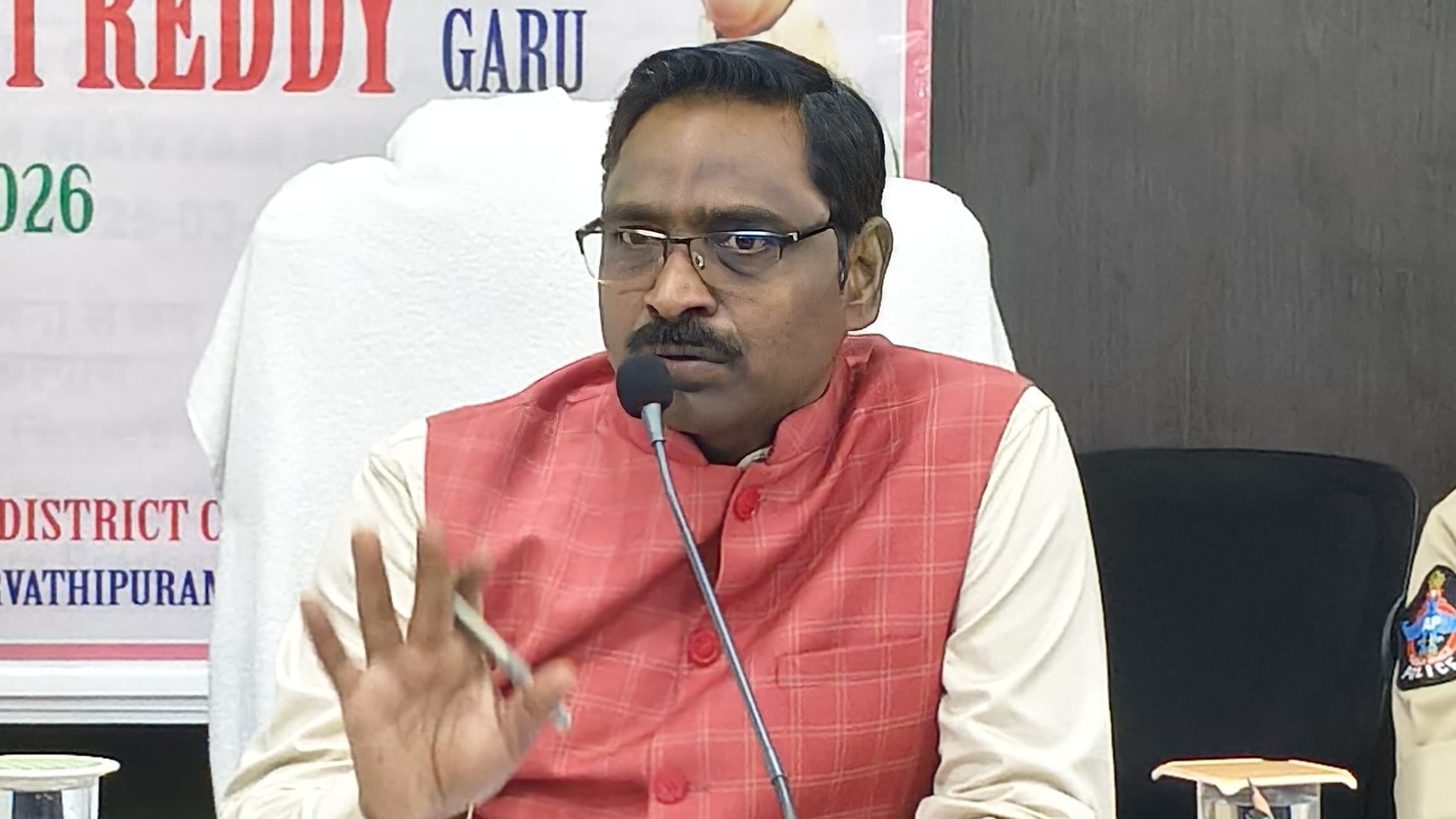 ఏజెన్సీ రహదారి పనులు గడువులోపు పూర్తి చేయాలి: కలెక్టర్ డా. ఎన్. ప్రభాకర రెడ్డి