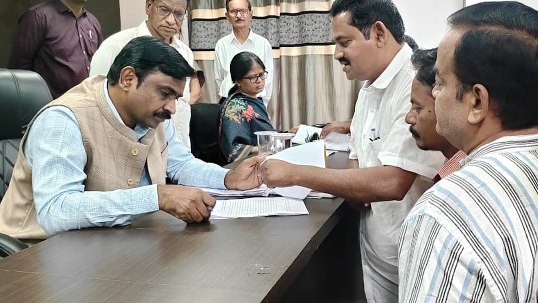 పీజీఆర్ఎస్ అర్జీలను సకాలంలో పరిష్కరించాలి: కలెక్టర్ డా. ఎన్. ప్రభాకర రెడ్డి
