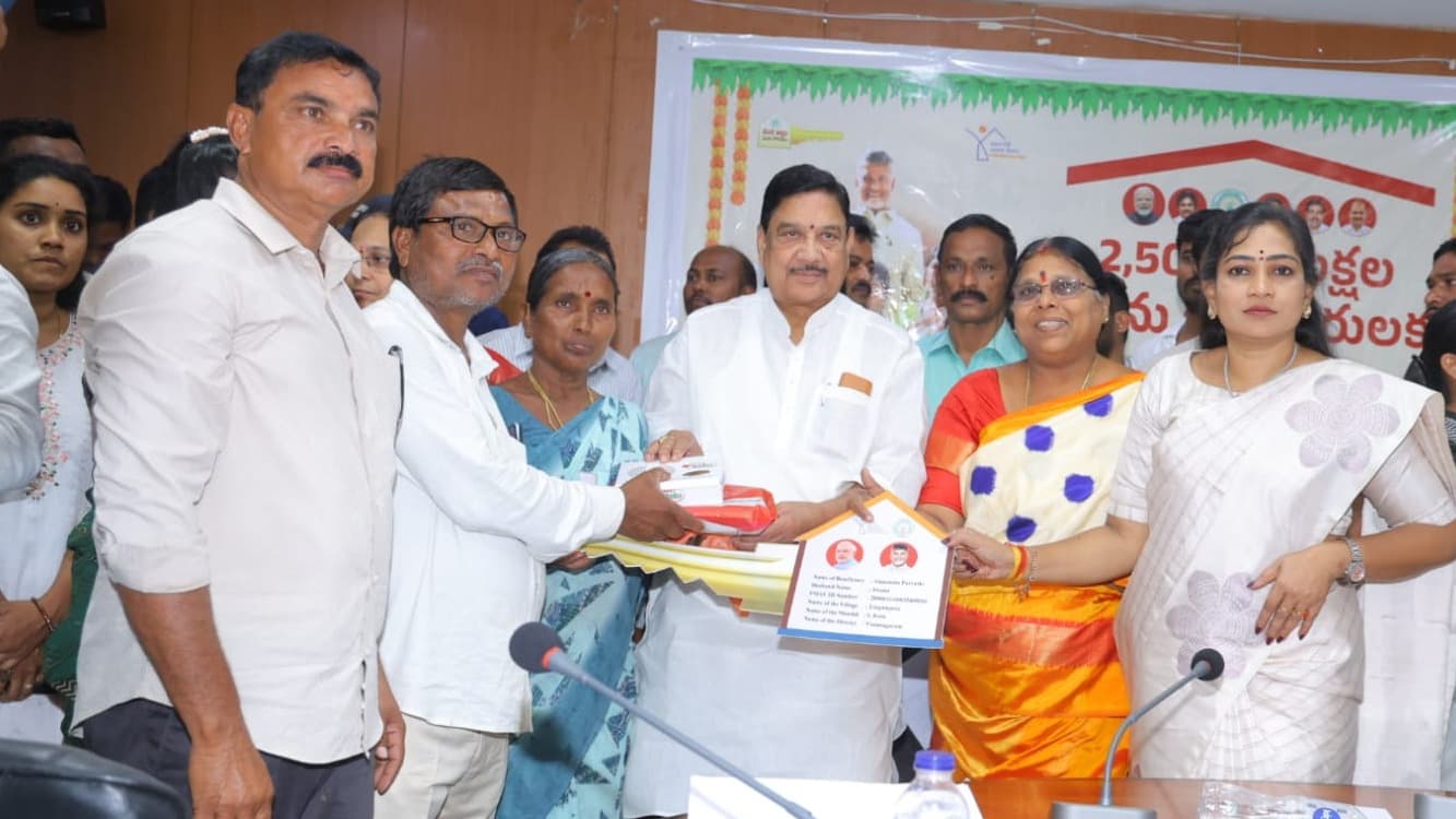 గిరిజన గ్రామాల రహదారులు, తాగునీటి సమస్యలపై ప్రత్యేక దృష్టి: ఎమ్మెల్యే కోళ్ల లలితకుమారి