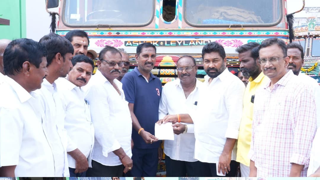 నెల్లూరు రూరల్‌లో ధాన్యం కొనుగోలు కేంద్రం పరిశీలన: రైతులకు కూటమి ప్రభుత్వం అండగా ఉందన్న కోటంరెడ్డి గిరిధర్ రెడ్డి