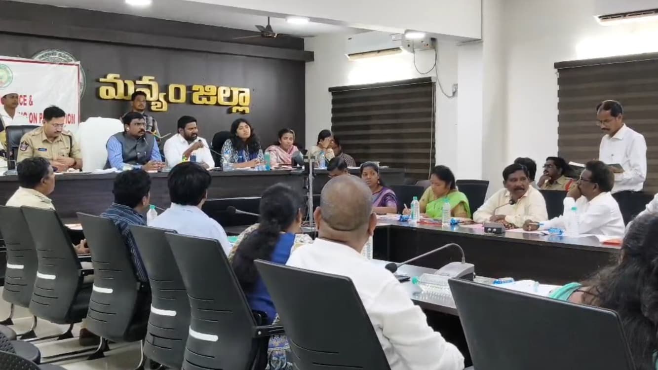 ఎస్సీ–ఎస్టీ చట్ట అమలుపై సమీక్ష.. భూకబ్జాలపై ఎమ్మెల్యే విజయ్ చంద్ర ఆగ్రహం