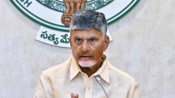 ప్రతి నెల నాలుగో శనివారం హెల్త్ క్యాంపులు నిర్వహించాలి: సీఎం చంద్రబాబు ఆదేశం