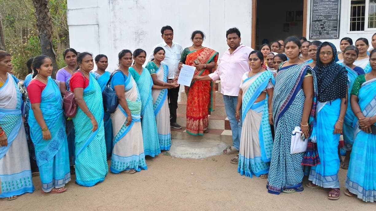 ఎండల తీవ్రత నేపథ్యంలో అంగన్‌వాడీలకు మే నెలంతా సెలవులు ఇవ్వాలి: సిఐటియు డిమాండ్