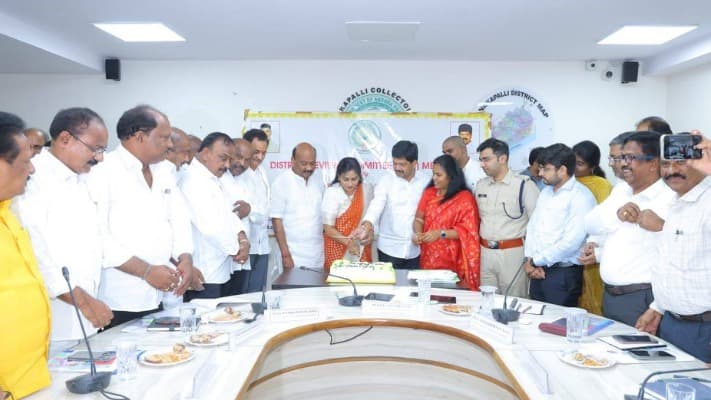 అమరావతి విజయోత్సవం… బిల్లుకు ఏకగ్రీవ ఆమోదం: మంత్రుల సంబరాలు, రైతులకు అంకితం