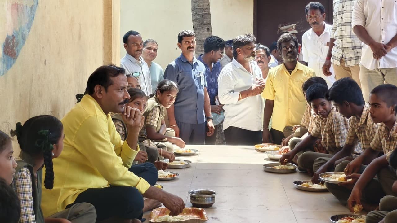 గంగవరం పాఠశాలలో ఆకస్మిక తనిఖీ… మధ్యాహ్న భోజన నాణ్యతపై పల్లా శ్రీనివాసరావు ఆరా