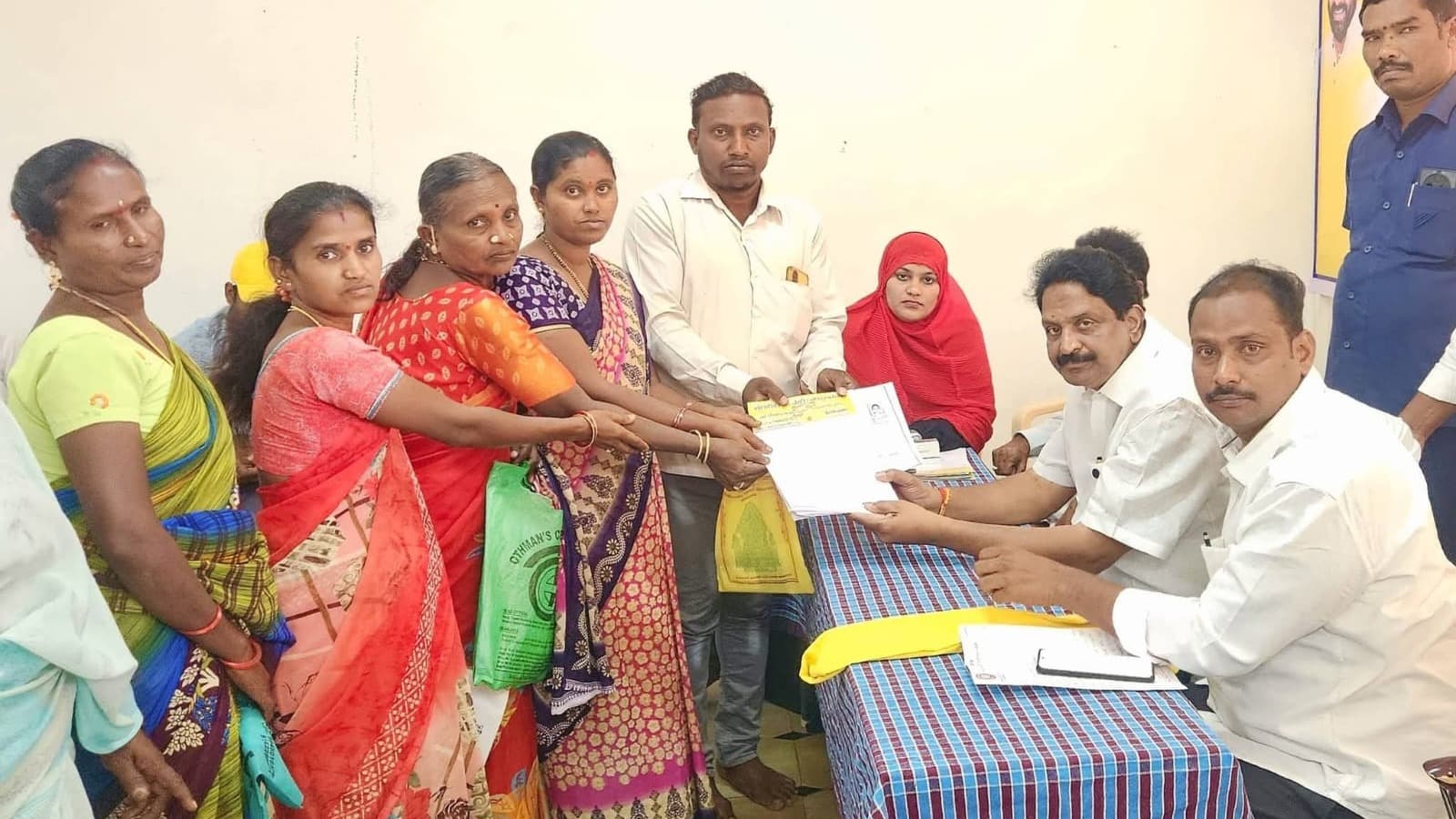 ప్రజా సమస్యల పరిష్కారం కోసం టిడిపి కార్యాలయంలో ప్రజా దర్బార్ నిర్వహణ