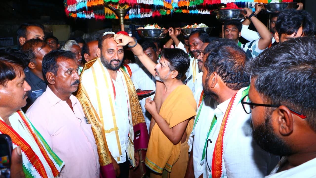 వింజమూరులో చెన్నకేశవ స్వామి బ్రహ్మోత్సవాలు.. గరుడసేవలో ఎమ్మెల్యే కాకర్ల సురేష్ పాల్గొన్నారు