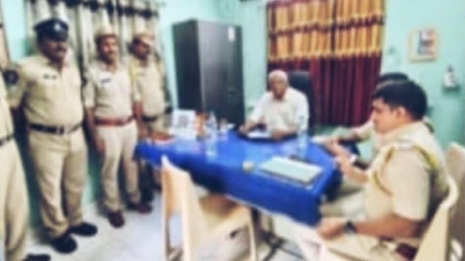 జంగారెడ్డిగూడెం ఎక్సైజ్ స్టేషన్‌పై ఆకస్మిక తనిఖీ..