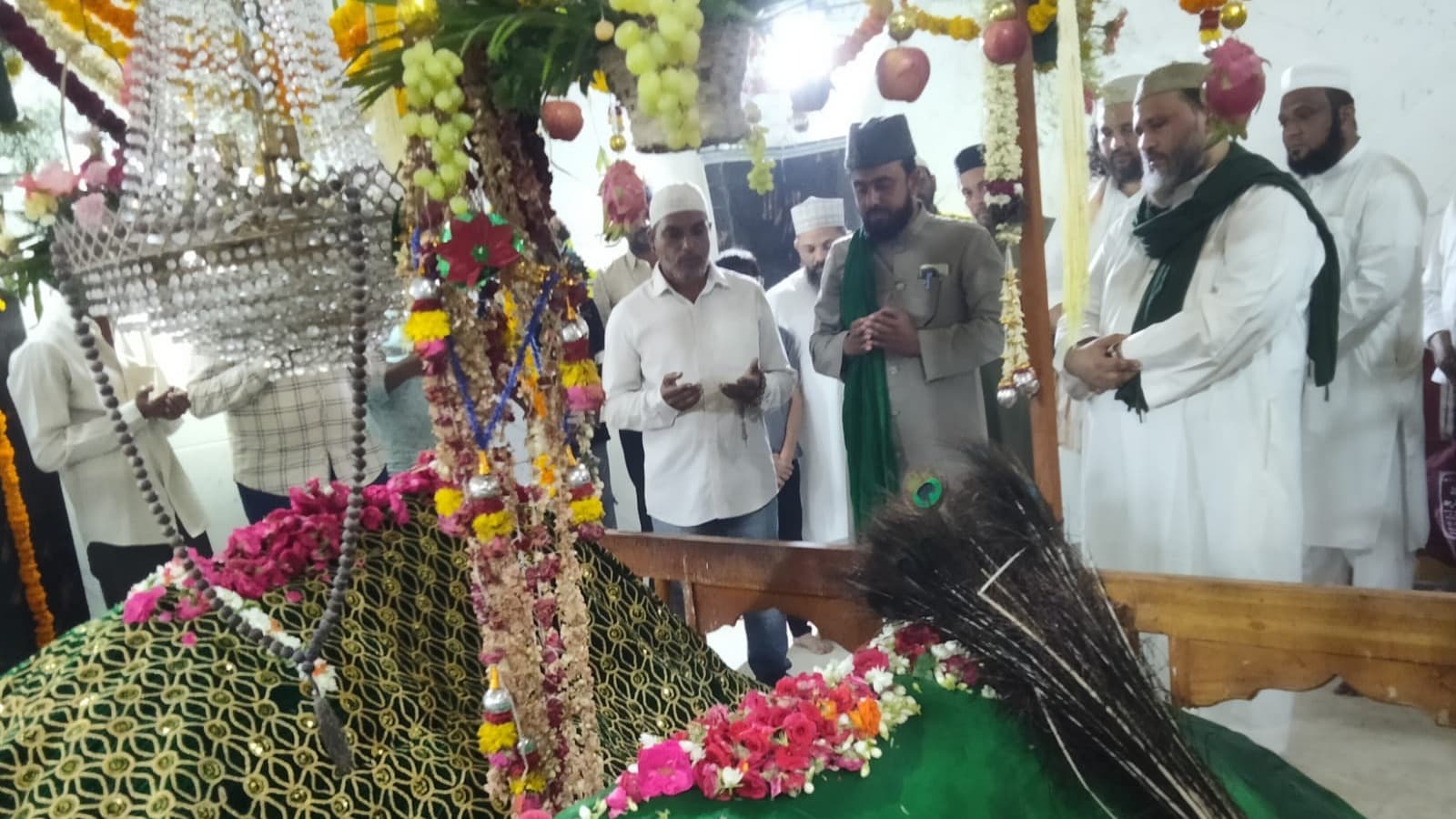 అమరావతి రక్షణ కోసం ప్రత్యేక ప్రార్థనలు – టీడీపీ ముస్లిం మైనారిటీ నాయకుడు లయన్ పటాన్ ఖాదర్ భాష
