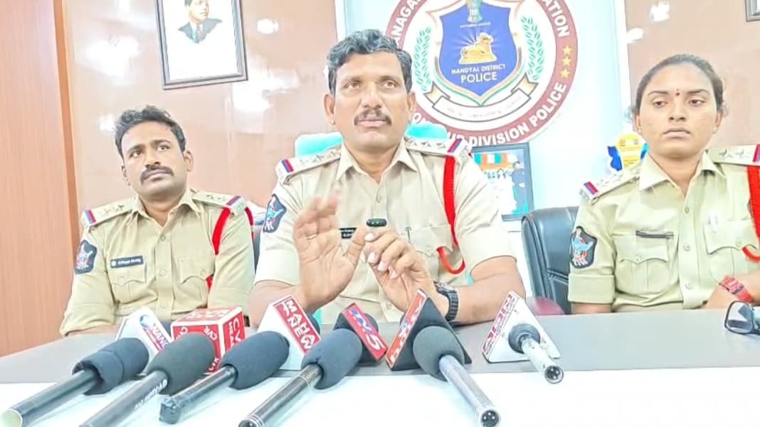 మొబైల్ దొంగతనాల గ్యాంగ్ అరెస్ట్