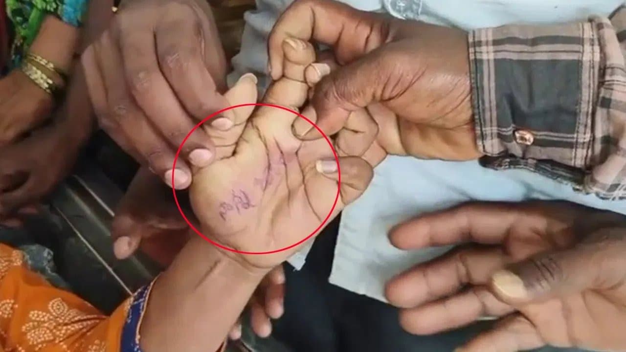 మార్కాపురంలో యువతి ఆత్మహత్య ఘటన
