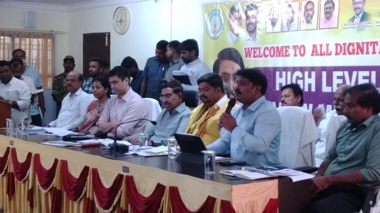 చిత్తూరులో అభివృద్ధి పనుల సమీక్ష