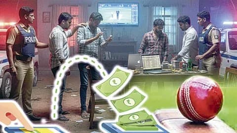 నరసరావుపేటలో క్రికెట్ బుకీలు అరెస్టు