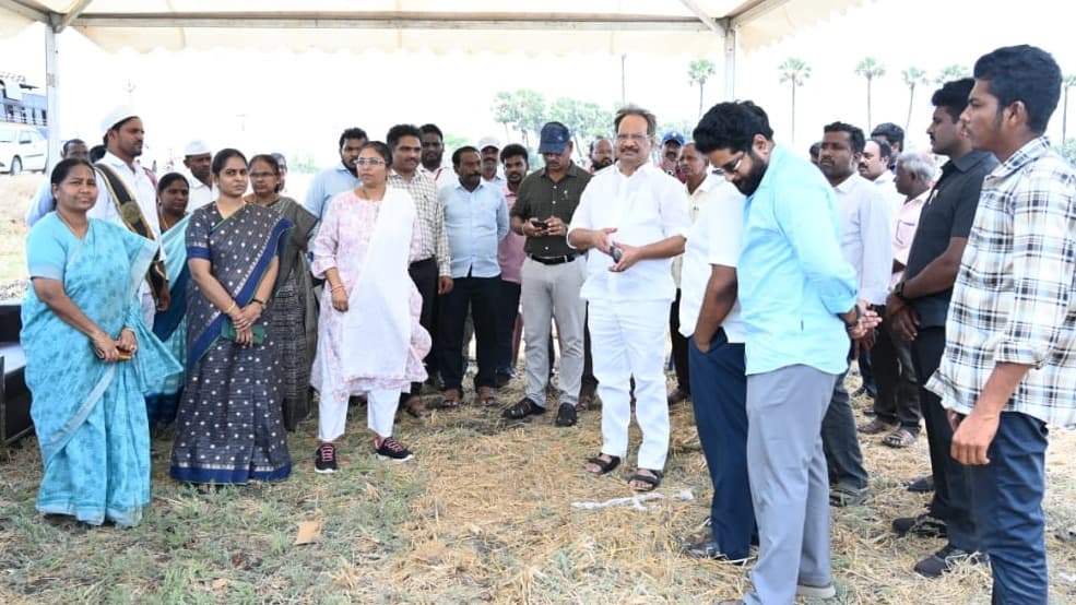 వేమూరులో రైతు మహాసభ ఏర్పాట్ల పరిశీలన