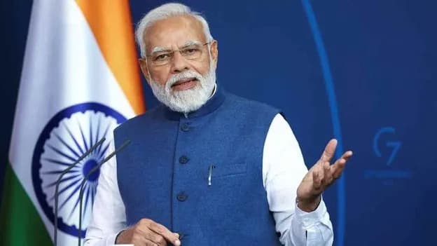 గుజరాత్ వర్సిటీలో ప్రధాని మోదీపై ప్రత్యేక పాఠం..