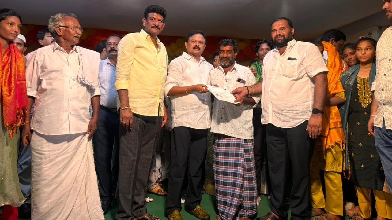 సీఎం సహాయనిధి ద్వారా రూ.3.5 లక్షల LOC అందజేసిన పాశిం సునీల్