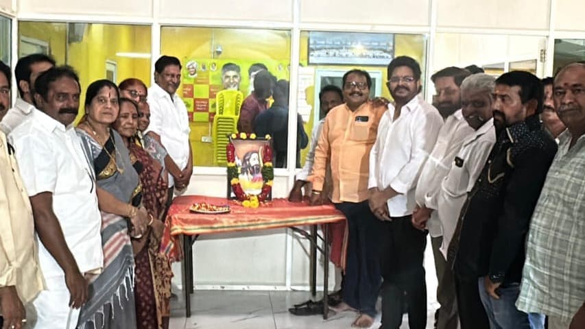 బ్రిటిష్ వారిని గడగడలాడించిన తెలుగు వీరుడు అల్లూరి : వెనిగండ్ల రాము