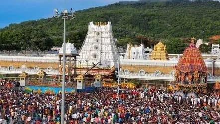 తిరుమలలో కొనసాగుతున్న భక్తుల రద్దీ