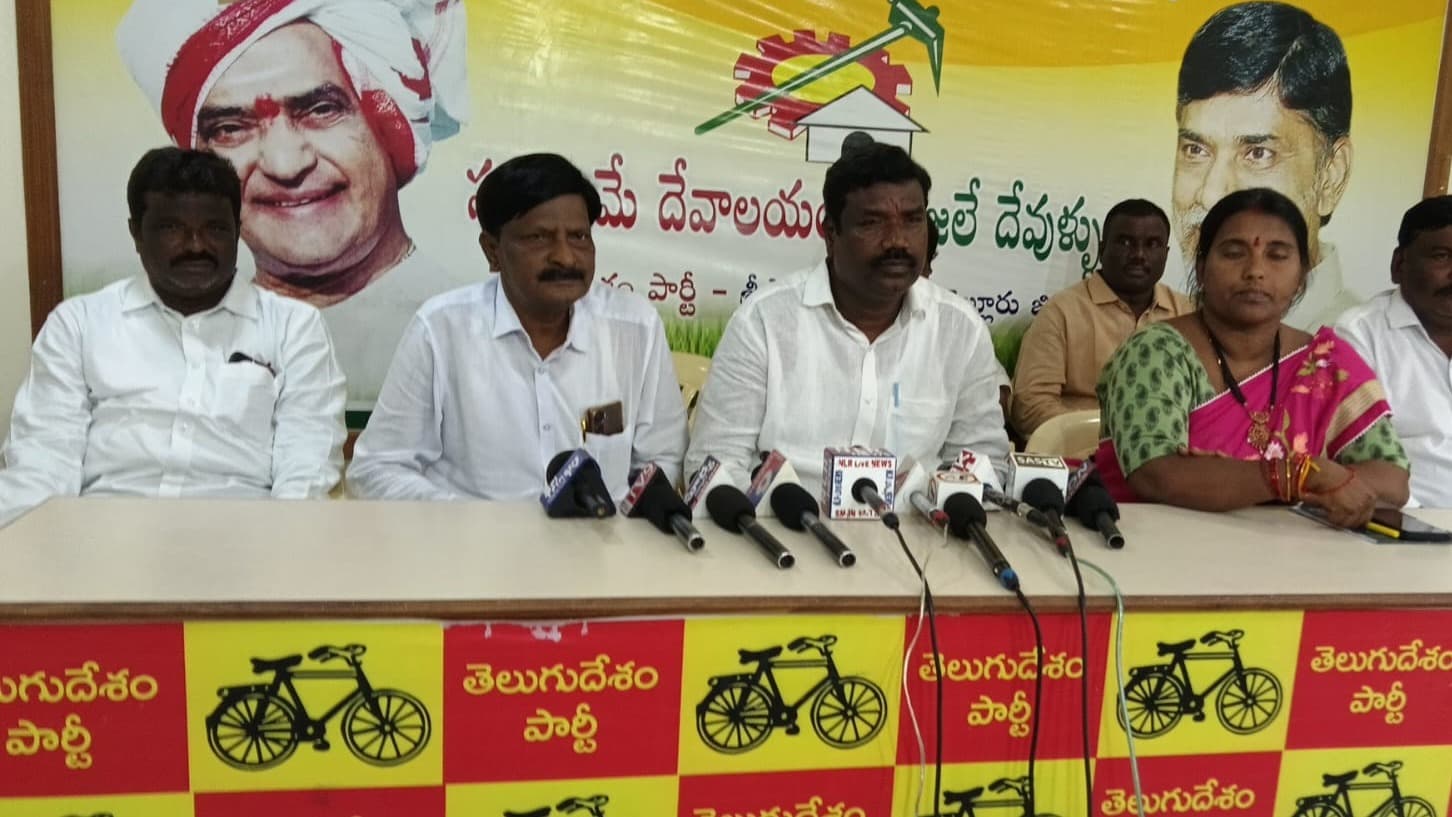 దళిత సంక్షేమంపై రాజకీయ విమర్శలు..