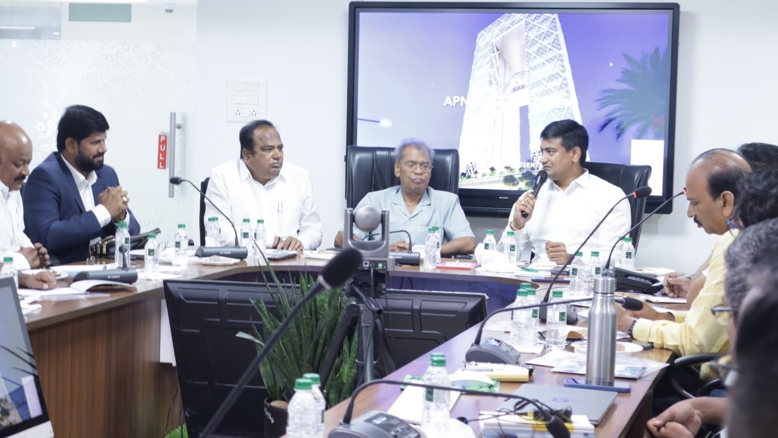 APNRT భ‌వ‌న్‌లో మంత్రి కొండ‌ప‌ల్లి శ్రీనివాస్‌తో 'తెలంగాణ ప్రభుత్వ NRI స‌ల‌హా క‌మిటీ' స‌మావేశం
