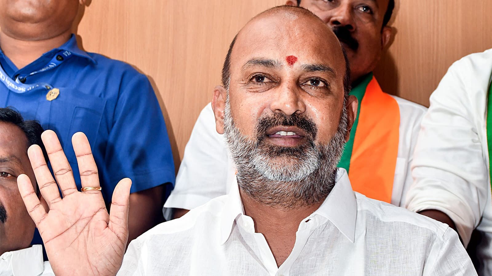 బాల్క సుమన్ వ్యాఖ్యలను ఖండించిన బండి సంజయ్