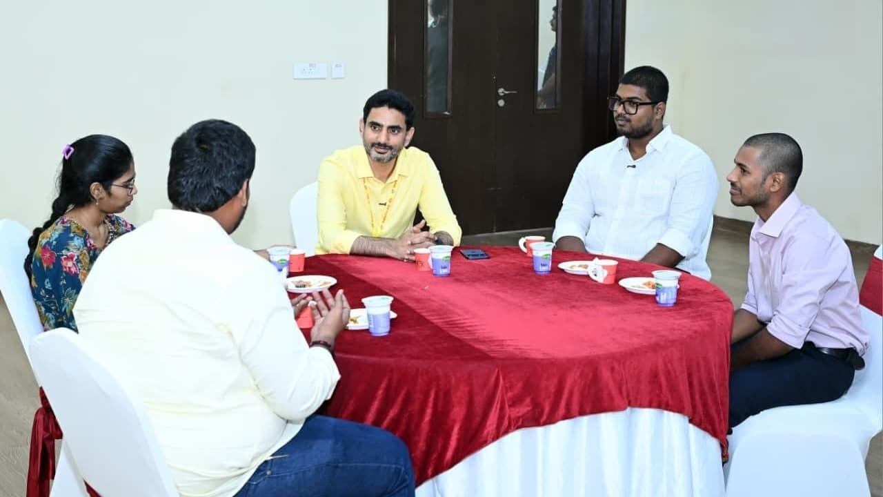 జెన్-జీతో ఆత్మీయ భేటీలో మంత్రి నారా లోకేష్