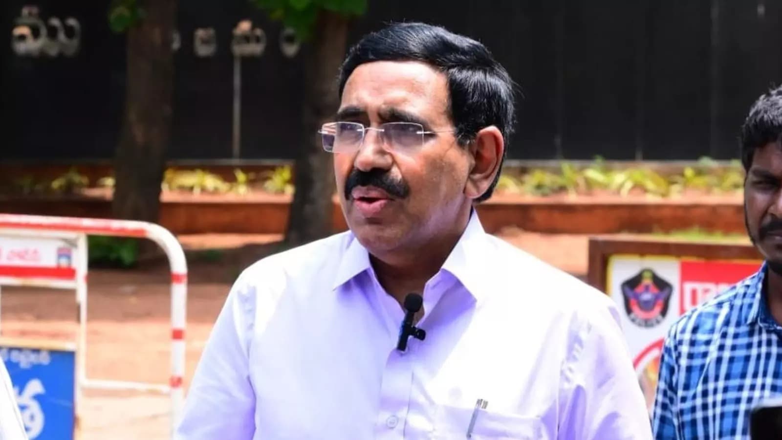 వైసీపీపై మంత్రి నారాయణ ఘాటు విమర్శలు.. “ఆ 11 సీట్లు కూడా గోవిందా” అంటూ హెచ్చరిక