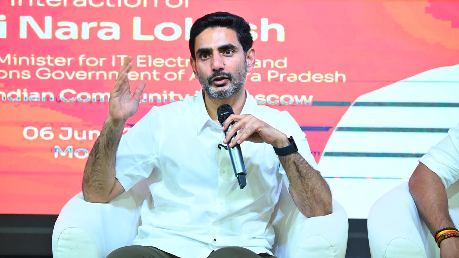 రష్యాలో భారతీయులతో నారా లోకేష్ సమావేశం