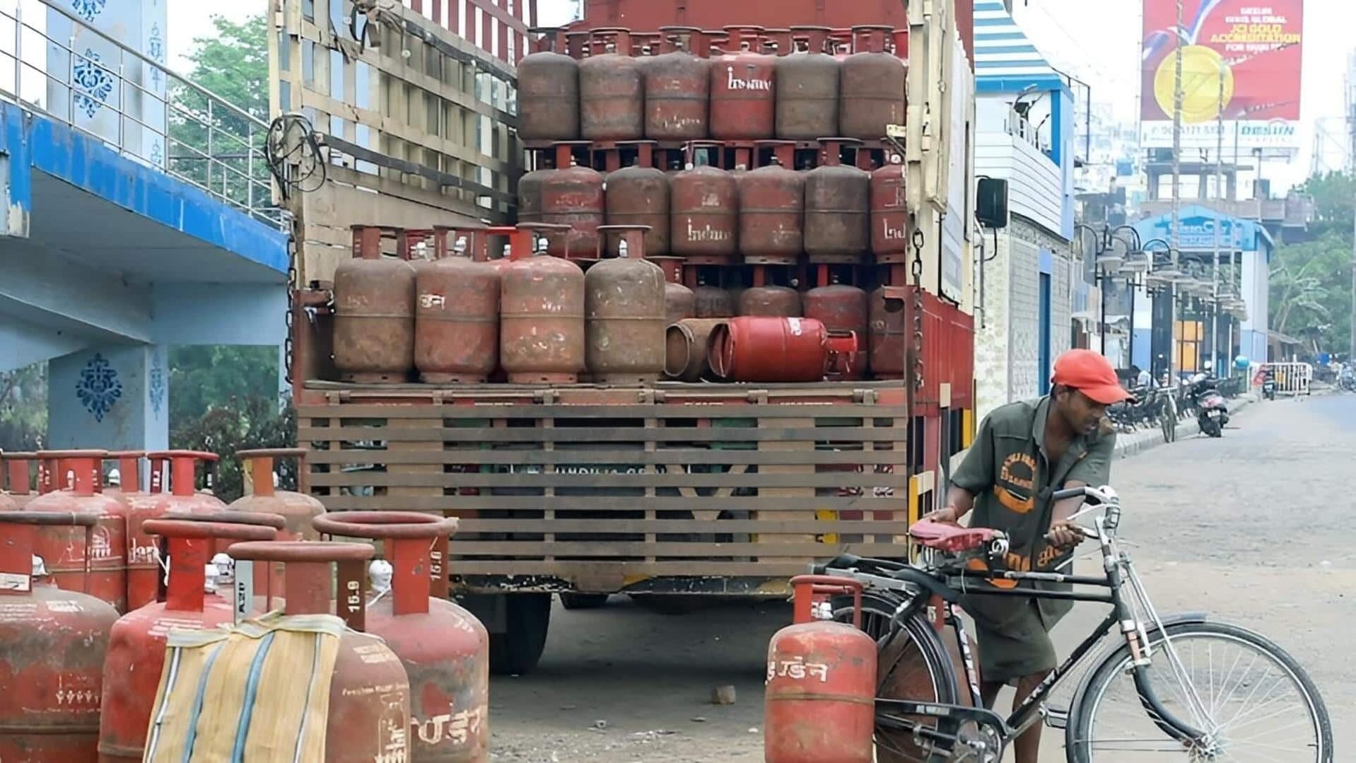 ఉజ్వల లబ్ధిదారులకు షాక్..