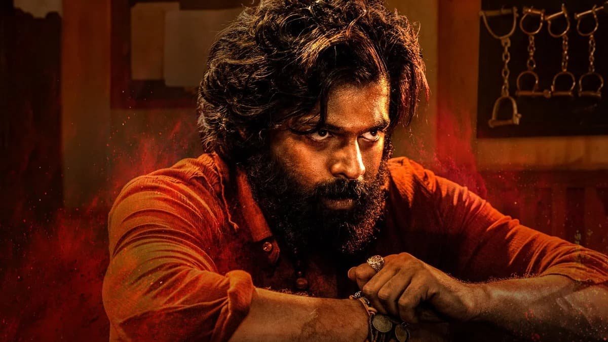 ఠక్కున చూస్తే ‘పుష్ప’ అల్లు అర్జున్ అనుకుంటారు.. షాకింగ్ మాస్ లుక్‌లో కనిపించిన త్రిగుణ్!