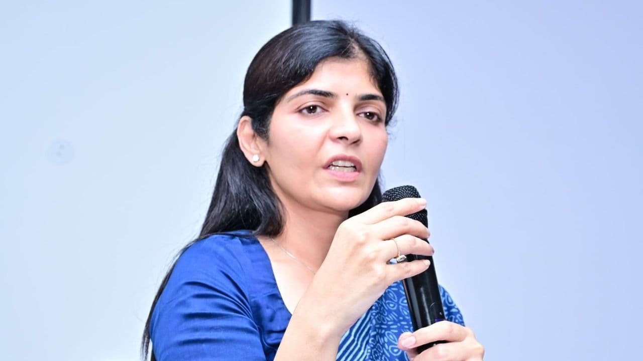 చంద్రగిరి ఘటనపై మహిళా కమిషన్ ఆరా
