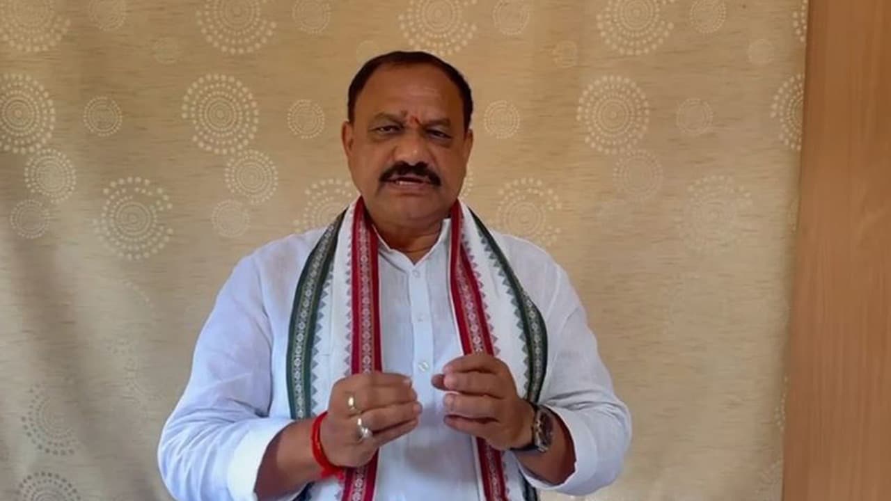 మీనాక్షి నామినేషన్ తిరస్కరణపై మహేష్‌కుమార్ ఆగ్రహం