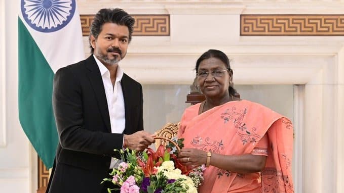 రాష్ట్రపతిని కలిసిన తమిళనాడు సీఎం విజయ్