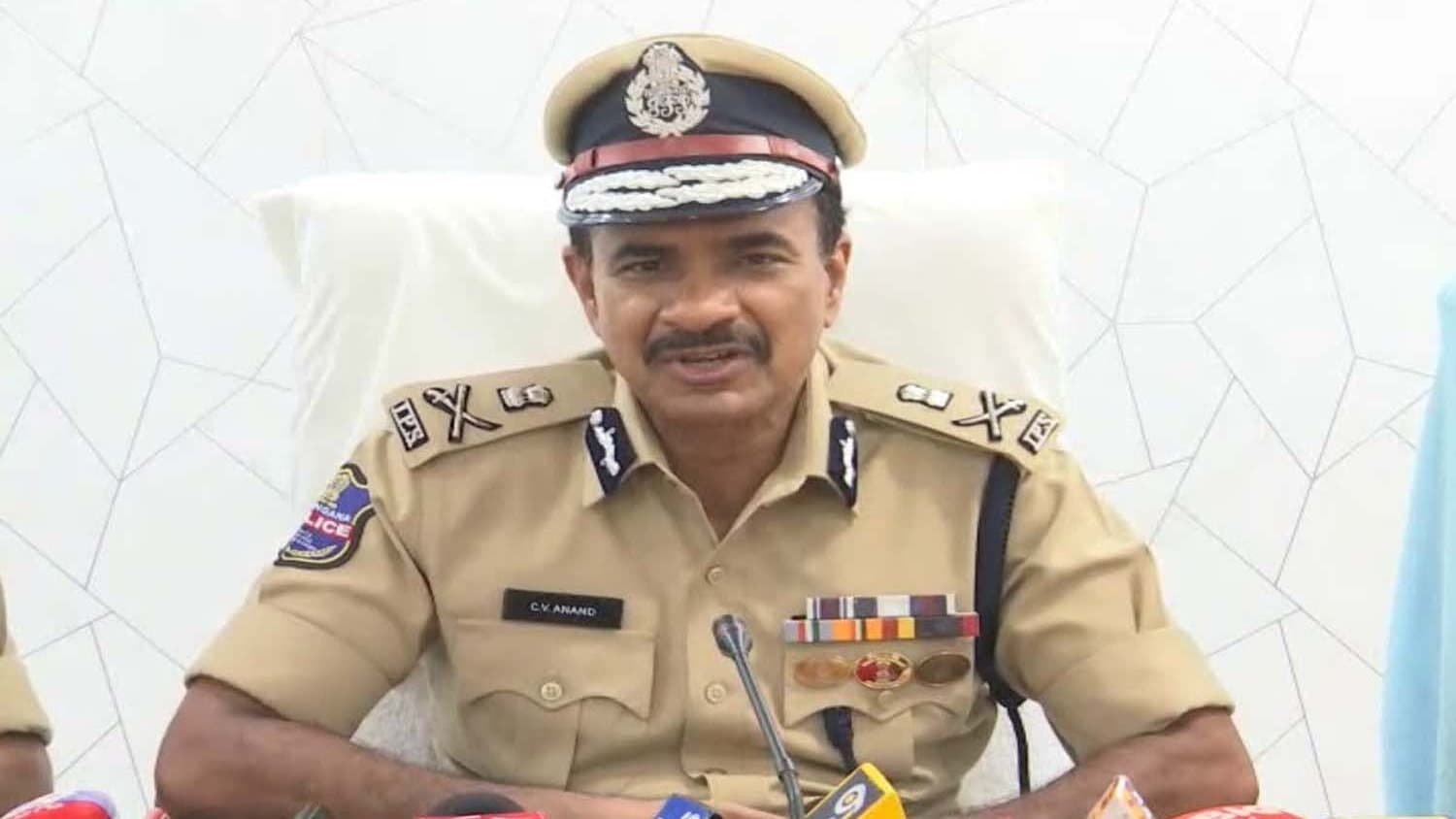 నో ఫ్రెండ్లీ పోలీసింగ్: డీజీపీ ఆనంద్
