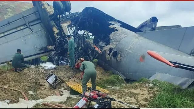 అసోంలో కూలిన వాయుసేన విమానం..