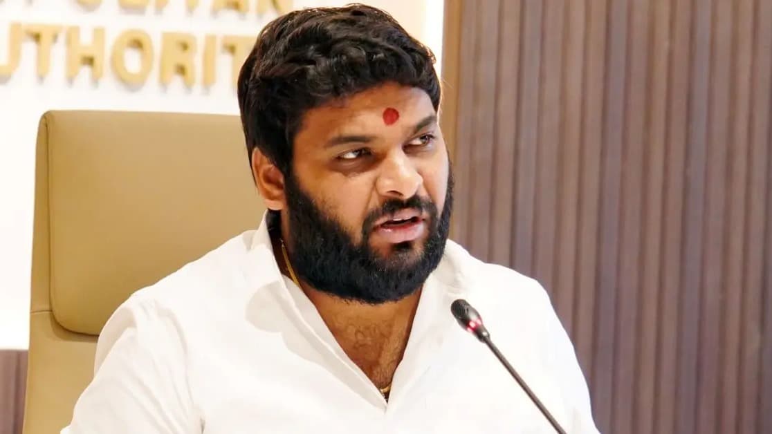 చంద్రబాబు నాయకత్వంలో ఏపీ వేగంగా అభివృద్ధి: ప్రణవ్ గోపాల్