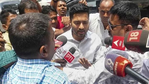 ఈడీ ముందు హాజరైన అభిషేక్ బెనర్జీ