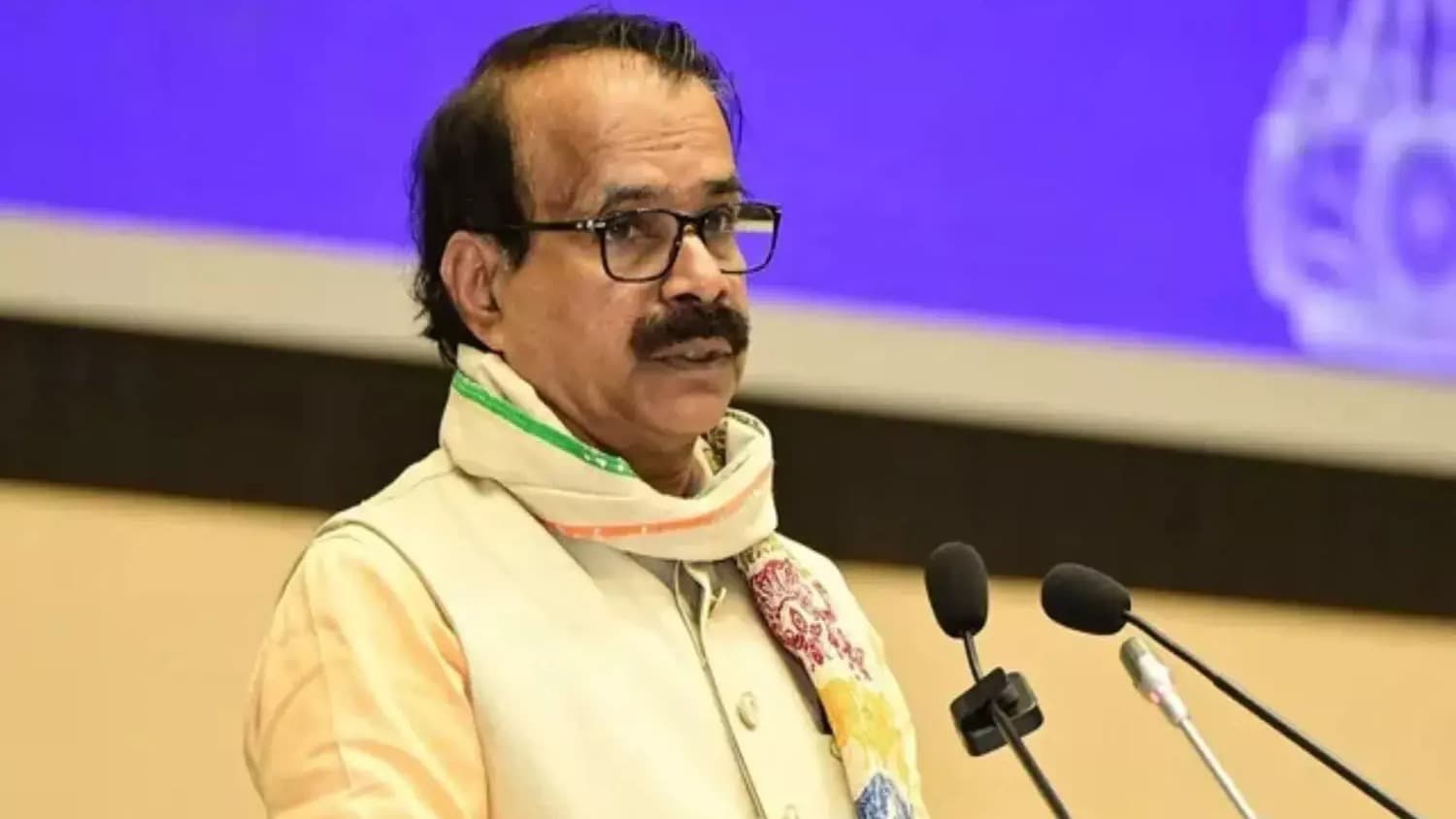 కేంద్ర సహాయ మంత్రి జార్జి కురియన్ రాజీనామా..