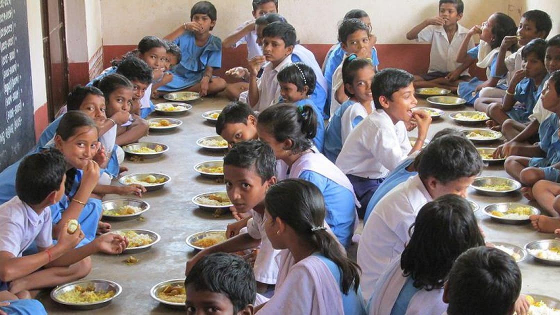 మధ్యాహ్న భోజనంలో గుడ్లు తొలగింపు..