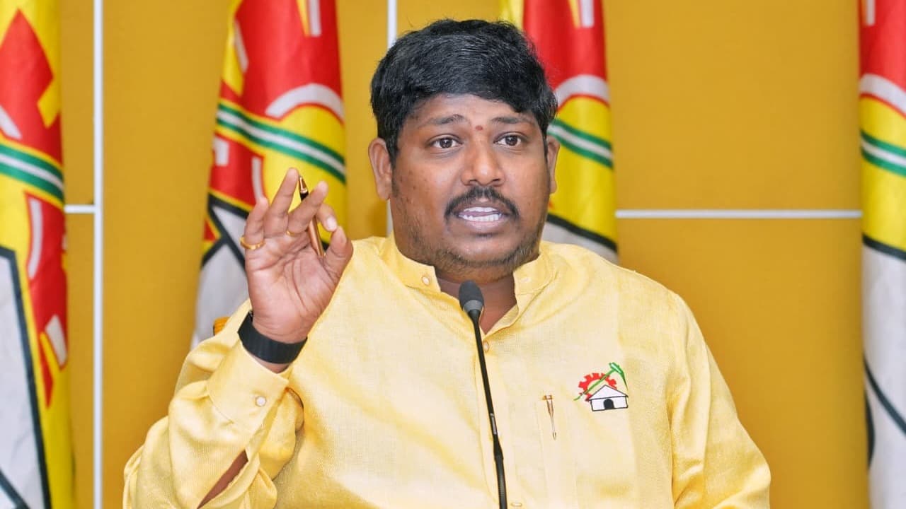 ఫేక్ ప్రచారాల అడ్డాగా వైసీపీ: డూండీ రాకేష్
