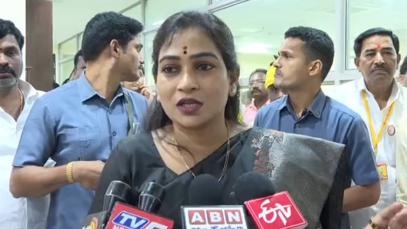 వైసిపి నేతలకు అమరావతిలో పర్యటించే నైతిక అర్హత లేదు: అనిత