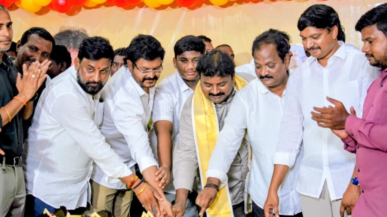 ఘనంగా ఎమ్మెల్యే వర్ల కుమార్ రాజా జన్మదిన వేడుకలు