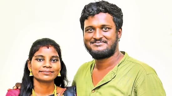 ప్రేమ వివాహం చేసిన దంపతుల విషాదం.. అనాథగా ఐదు నెలల బాబు