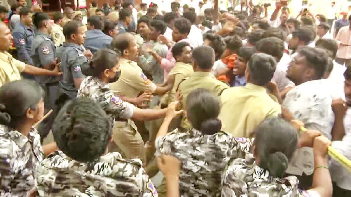 ఫీజు బకాయిల కోసం ఏబీవీపీ ఆందోళన.. ఉన్నత విద్యామండలి వద్ద ఉద్రిక్తత