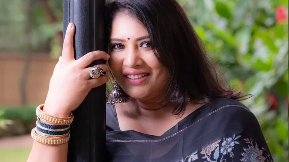 90ల హీరోయిన్ సంఘవి లేటెస్ట్ లుక్ వైరల్