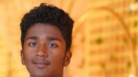చేవెళ్లలో విషాదం.. ఆర్టీసీ బస్సు ఢీకొని ఇంటర్ విద్యార్థి మృతి