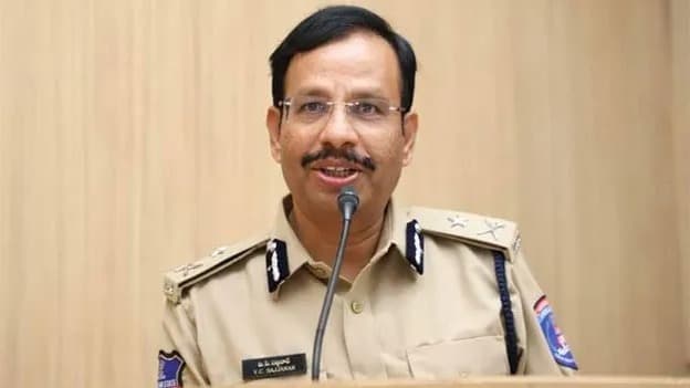 స్పీడ్ పోస్ట్‌లో గంజాయి సరఫరా ముఠా అరెస్ట్: సీపీ సజ్జనార్