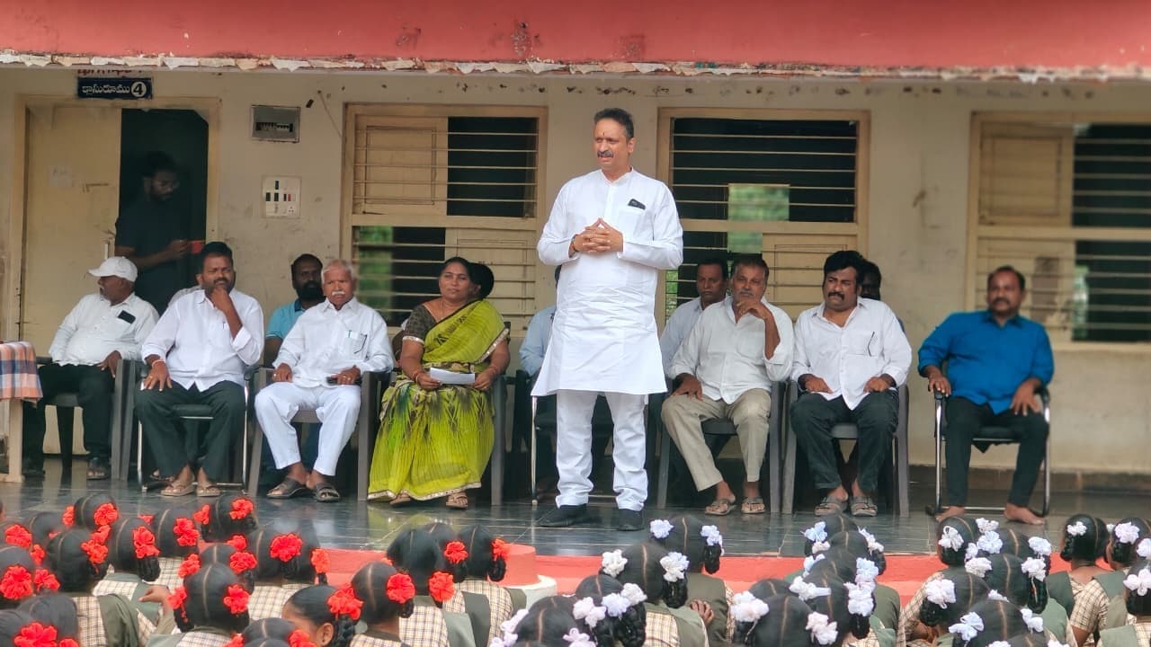 ఆడపూరు గురుకులంలో మన్ కీ బాత్ వ్యాసరచన పోటీలు ఘనం